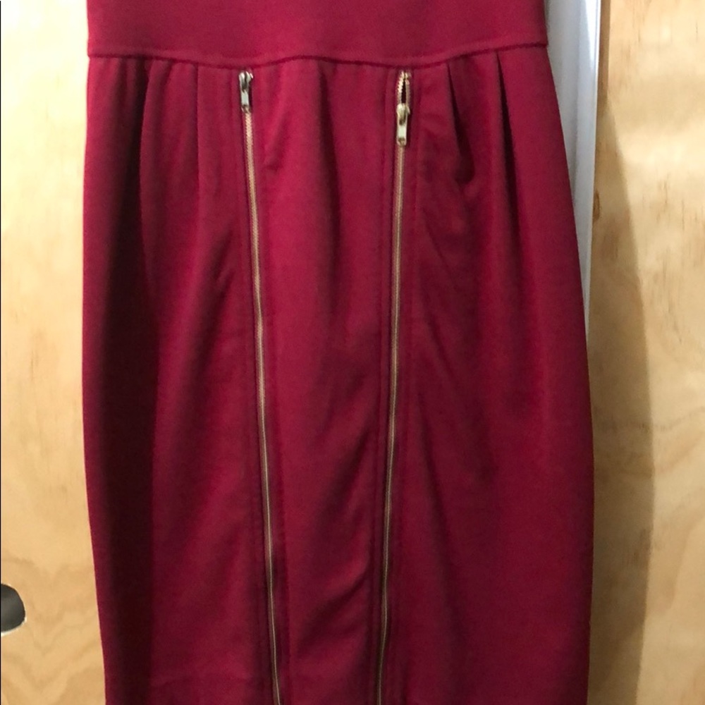 Red - Picture 3 of 3